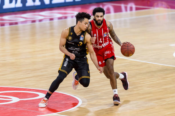 吴艳妮用一 吴艳妮用一